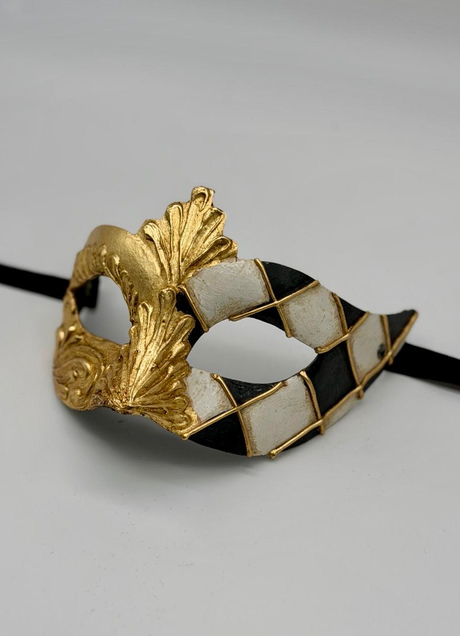 Máscara Veneciana Arlequín en Oro, Negro y Blanco
