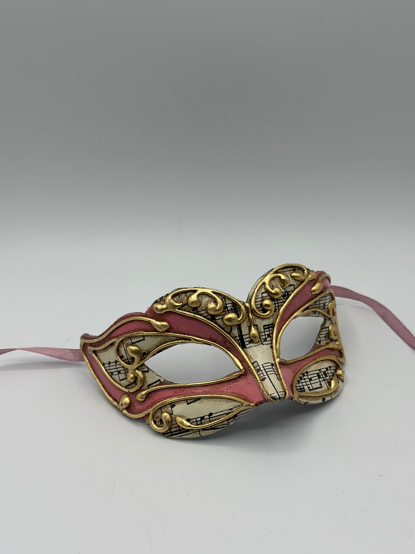 Masque de mascarade vénitien – Rose avec détails dorés et notes de musique