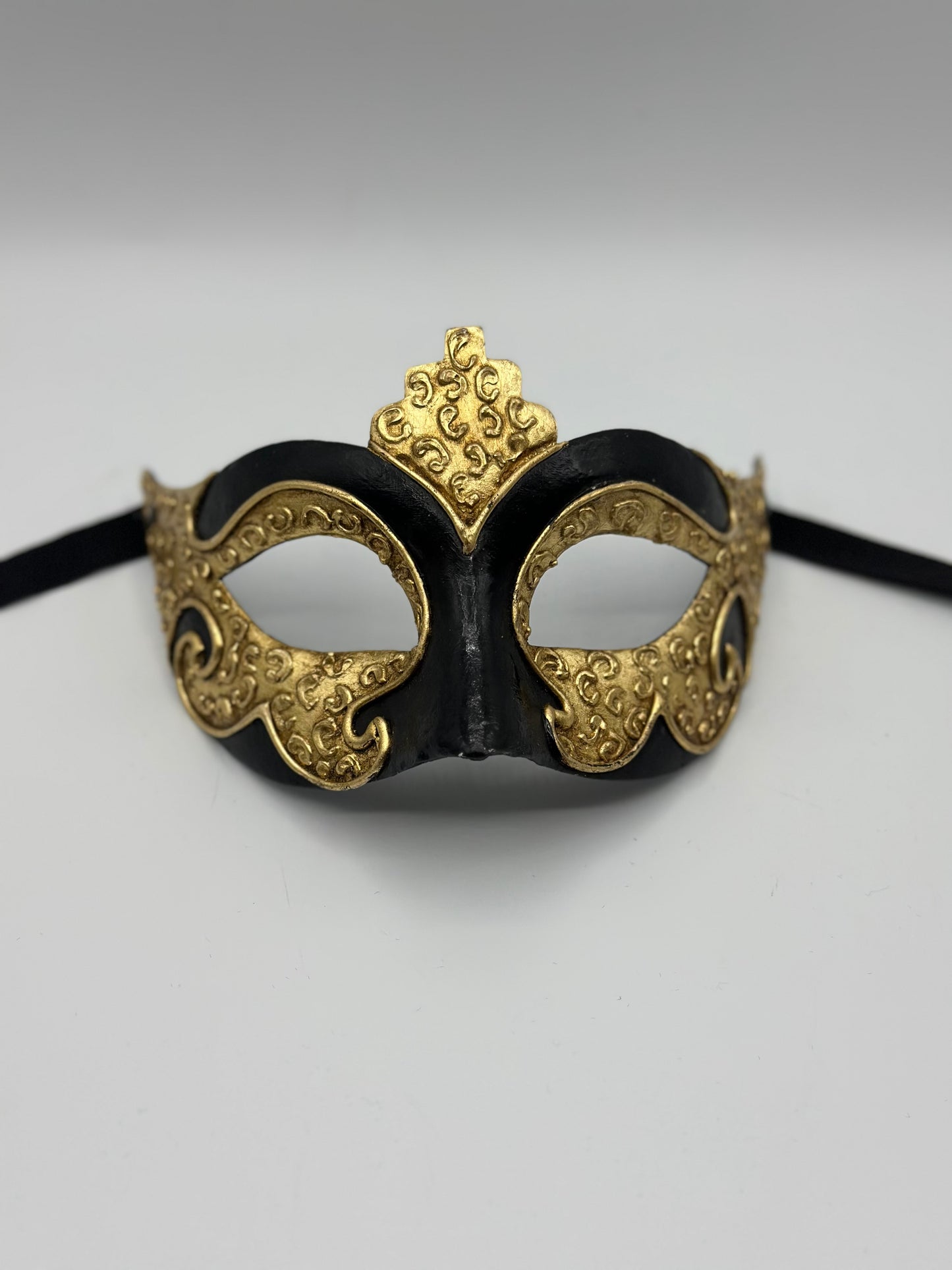 Venezianisches Paarmasken-Set in Schwarz und Gold - Handgefertigtes Pappmaché - Duo-Masken für Maskerade & Events