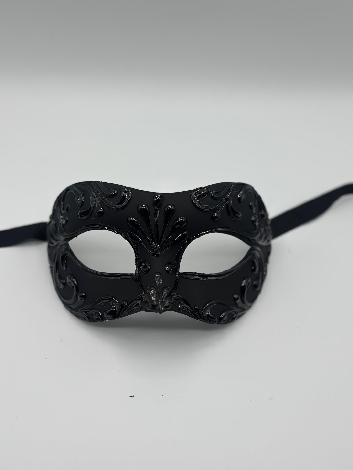 Luxury Black Venetian Masquerade Mask for Men – Costume Mask with Baroque Details