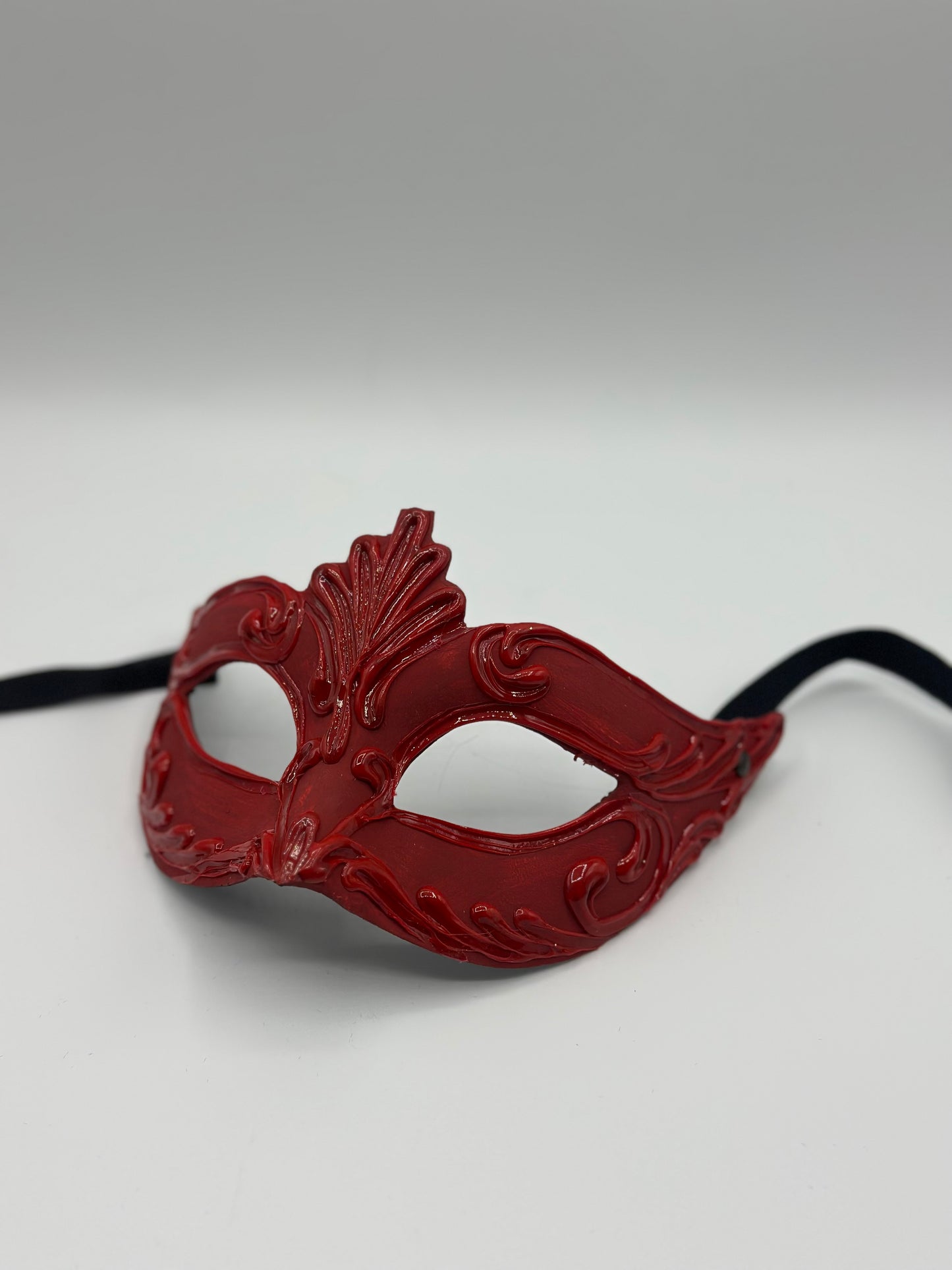 Red glossy Venetian Mask – Masquerade mask in red