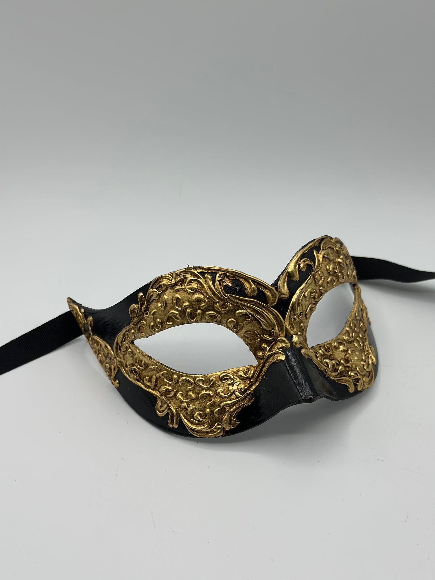 Venetiaans Koppelmasker in Goud en Zwart