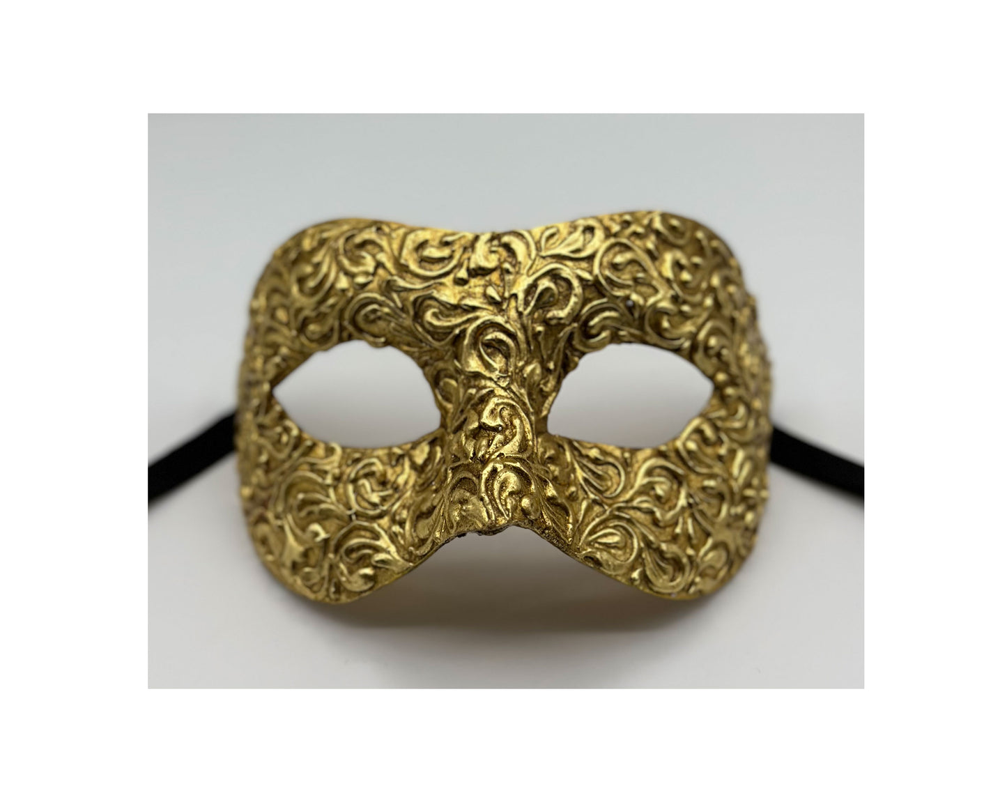 Luxury colombina mask in gold