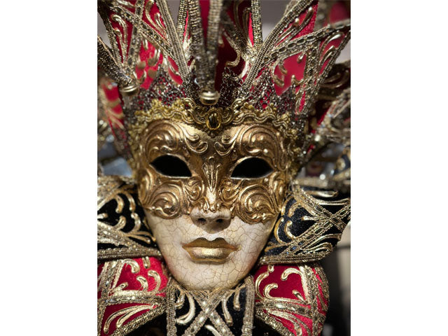 Venetiaans Jester masker in rood en zwart fluweel