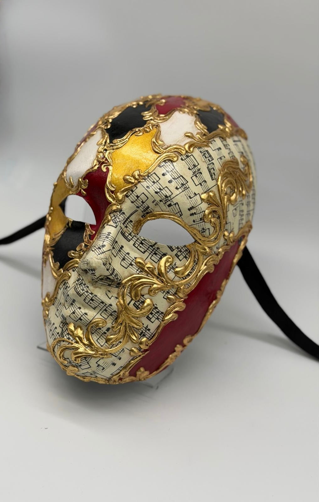 Máscara Barroca de Rostro Completo con Notas Musicales