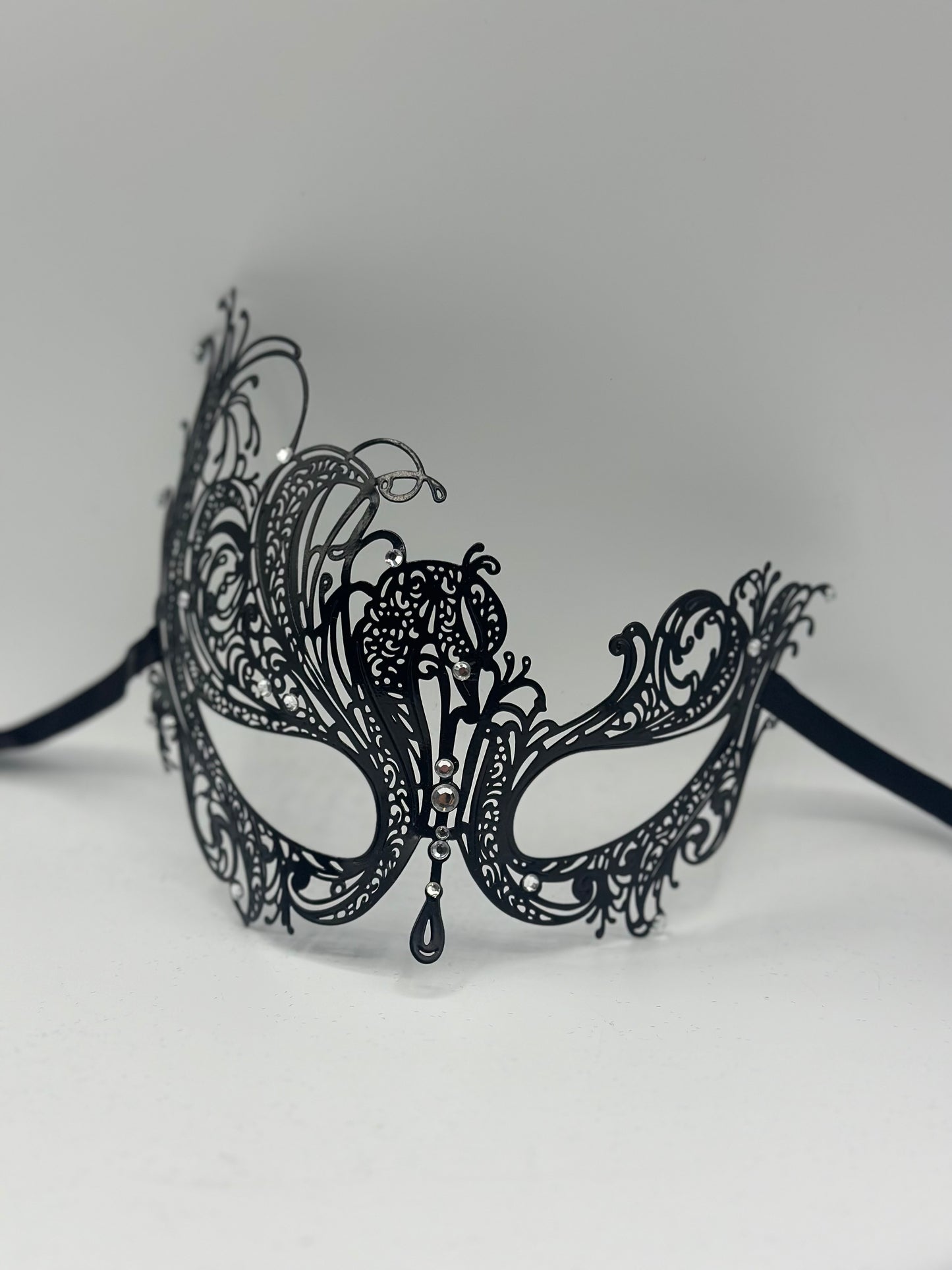 Masque de mascarade pour femme « Eclipse » - Masque vénitien en métal noir avec strass