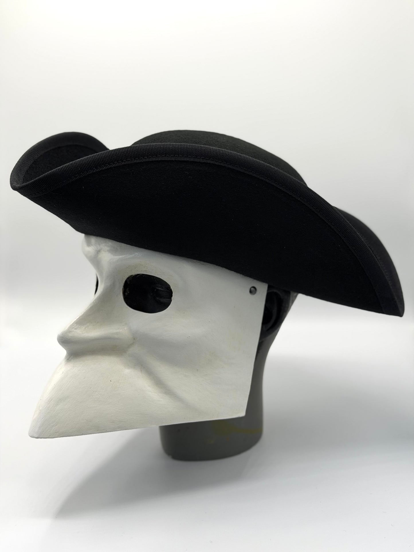 Máscara Veneciana Bauta Casanova con Sombrero Tricornio de Lana