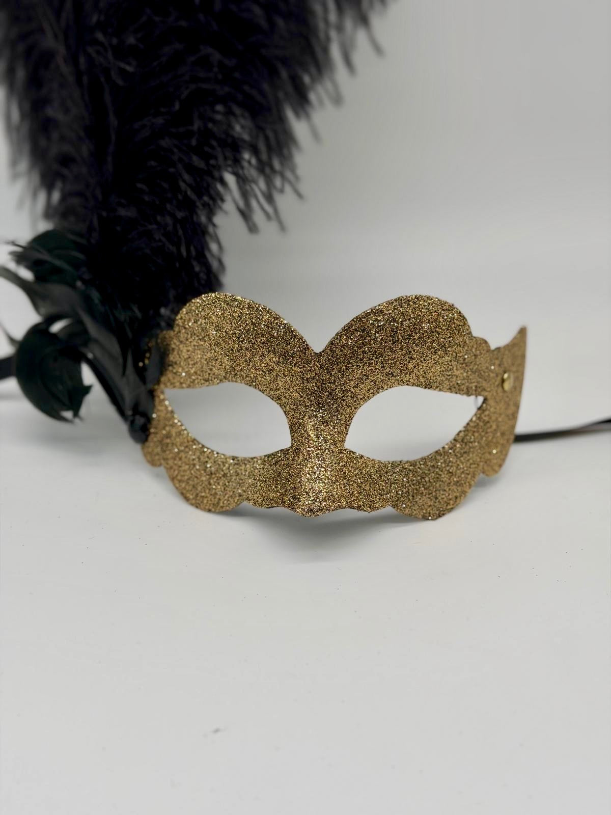 Goldglitzer-Venezianische Maske mit schwarzen Federn