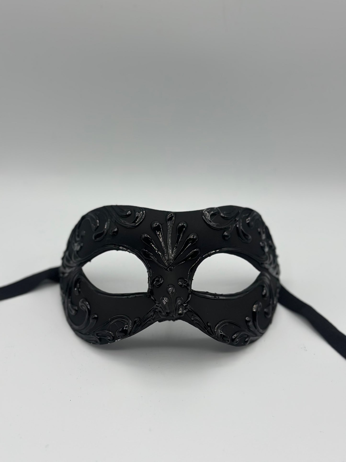 Schwarzes venezianisches Paarmasken-Set – Handgefertigte Papiermaché-Duo-Masken für Maskeraden und Veranstaltungen