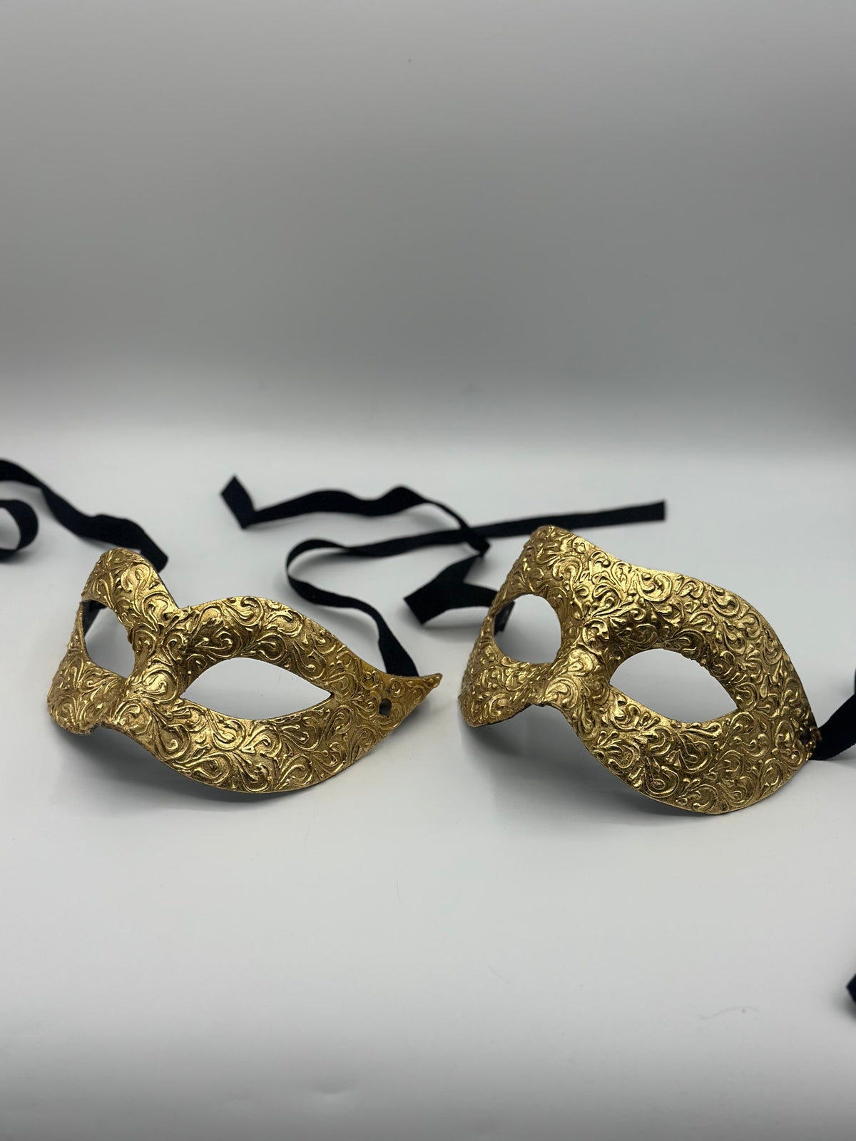 Matching Masks Gold Venetian Couple Mask Set – MaskshopVenice.com