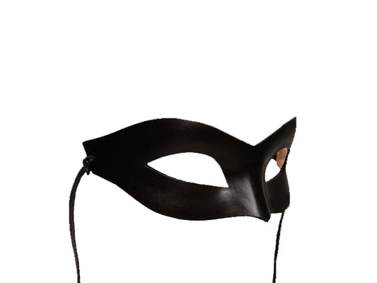 Máscara de cuero negro
