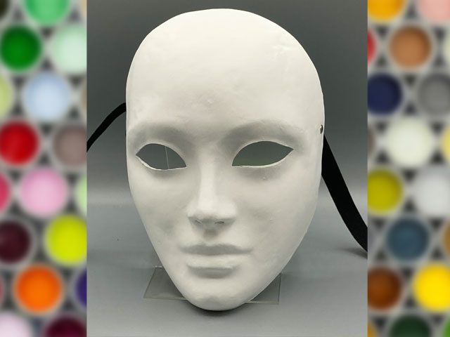 Máscara blanca de rostro completo en papel maché