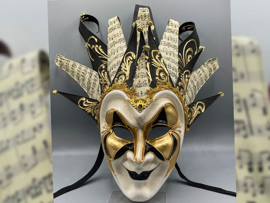 Máscara de Joker en negro y dorado