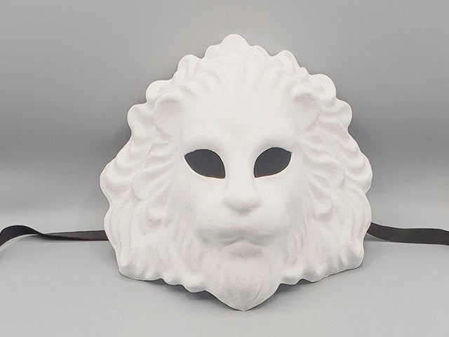 Weiße Löwenmaske aus Pappmaché