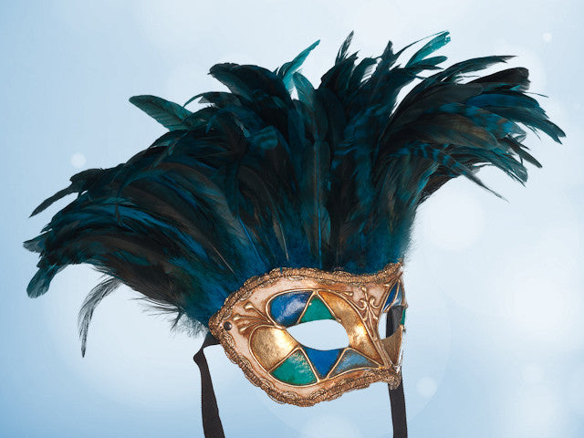 Venezianische Maske mit Federn in Blau