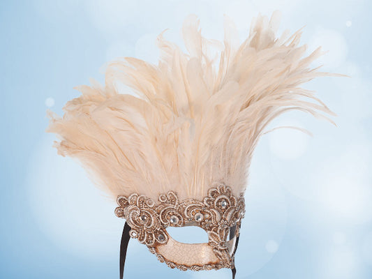 Feather mask in silver with white feathers