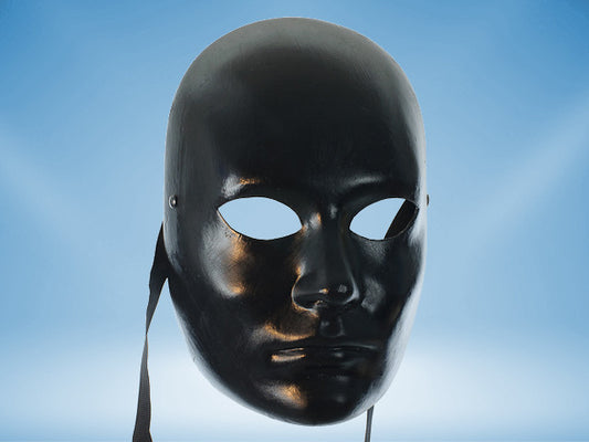 Schwarze Maske mit menschlichen Gesichtszügen