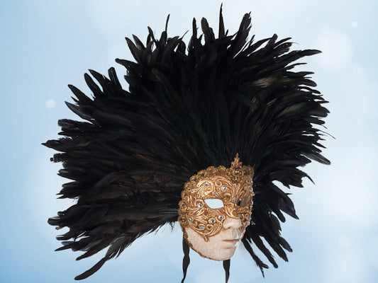 Masque visage doré à plumes