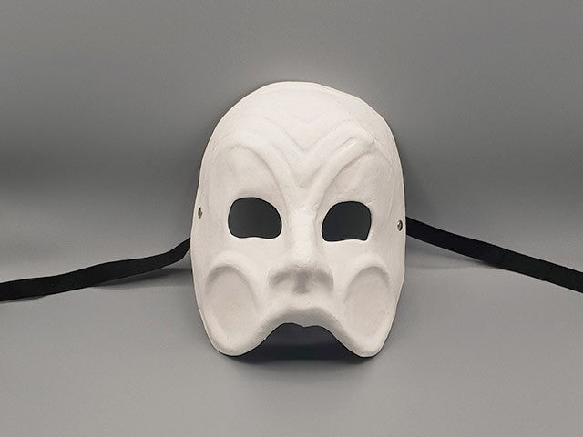 Weiße Commedia dell'arte Maske des Arlecchino aus Pappmaché